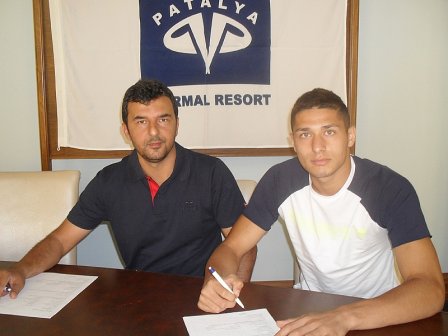 A.Selçukluspor’da 3 imza