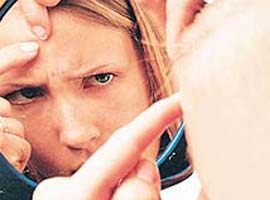 Yüzü fazla yıkamak sivilceler için çözüm değil