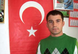 Yaralı asker evinde dinleniyor