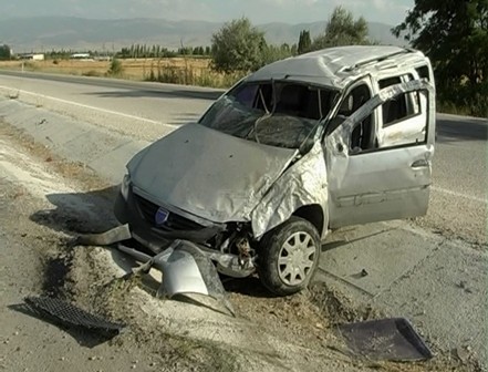 Otomobil takla attı: 4’ü çocuk 7 yaralı
