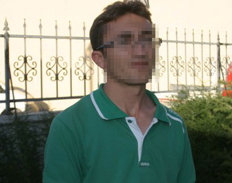 Bıçaklı gasp güvenlik kamerasında