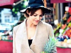 Meryem Uzerli'den hamilelik pozları