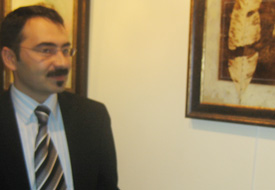 İlham Enveroğlu resimlerini sergiledi
