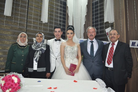Ali Arnas oğlunu evlendirdi