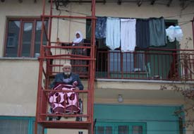 Yaşlı adam hayata yeniden tutundu