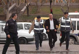 Rüşvet alan müfettiş tutuklandı