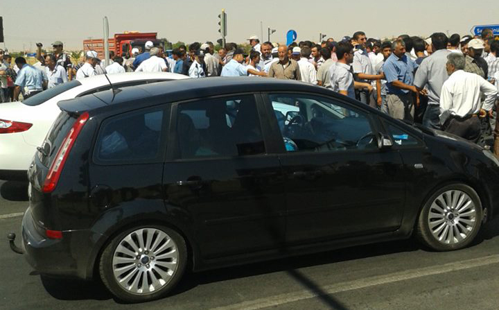 Altınekin’de çiftçiler ayçiçek fiyatını protesto etti
