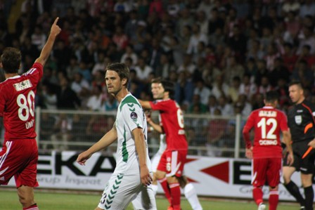 İzlanda Milli Takımına Davet Edildi