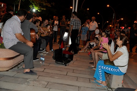 Sokak sanatçılarına yoğun ilgi