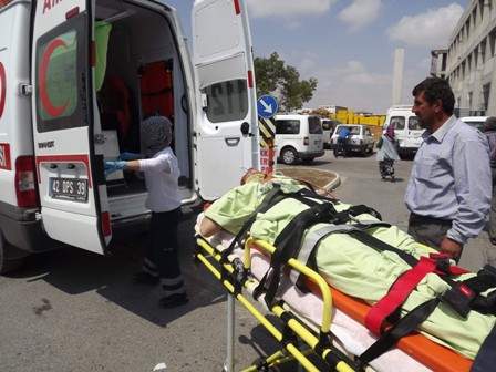 Patpat dereye devrildi: 7 yaralı