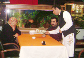 Elit Restoran'da Memleket hediyesi