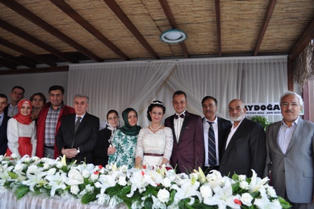 Esra ile Hasan evlendi