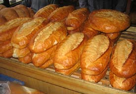 Sarayönü'nde ekmek fiyatı ucuzladı