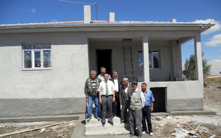 Kamyonun yıktığı ev yeniden yapıldı