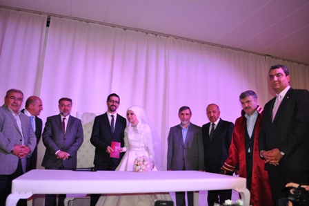 Tuba ve Zekeriya dünya evine girdi