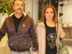 Demet Akalın doğum yaptı