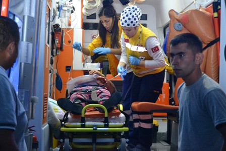 Kulu’da otomobil şarampole devrildi