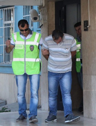 Çelik kasa hırsızlarını kameralar ele verdi
