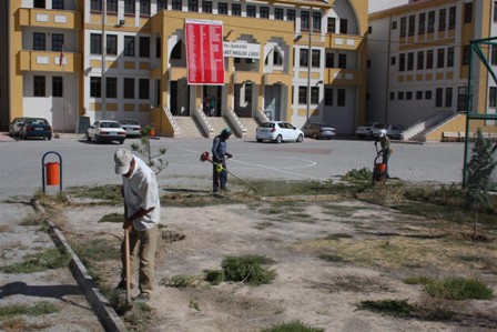 Karatay'dan eğitim ve öğretime destek