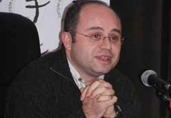 Tv ve bilgisayar seyirciyi bitirdi