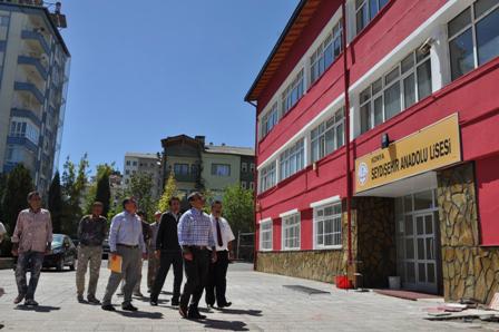 Devlet-vatandaş işbirliği ile okullara el değdi