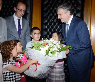AKYÜREK'TEN ÖĞRENCİLERE MESAJ