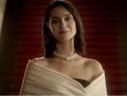 Birce Akalay yeni rolü Ayhan Hanım'ı yorumladı