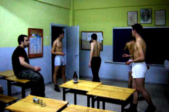 Lisede rezillik diz boyu!