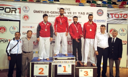 Karatede 2 Türkiye şampiyonluğu elde ettik