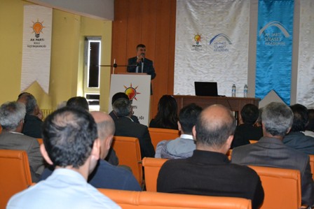 Kulu’da Siyaset Akademisi başladı