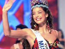 Dünya güzelini Azra Akın seçecek