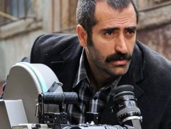 Mahsun Kırmızıgül yeni imajıyla tanınmaz hale geldi