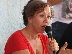 Şebnem Sönmez kaza geçirdi