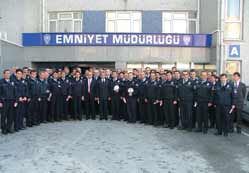 Başarılı polislere ödül verildi