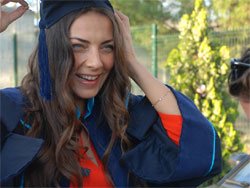 Burcu Kara yüksek lisansı bitirdi