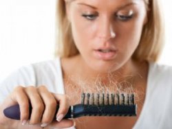 Saçınız 80 telden fazla dökülüyorsa dikkat