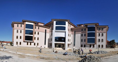 Akşehir’de yeni hükümet konağının çevre düzenlemeleri tamamlanıyor