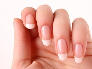 Tırnaktaki beyaz noktalar neyi işaret ediyor