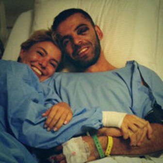 Gülben Ergen kaza yapan hayranına sarıldı