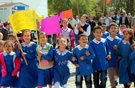 Beyşehir'de birleştirilmiş sınıf uygulamasına tepki