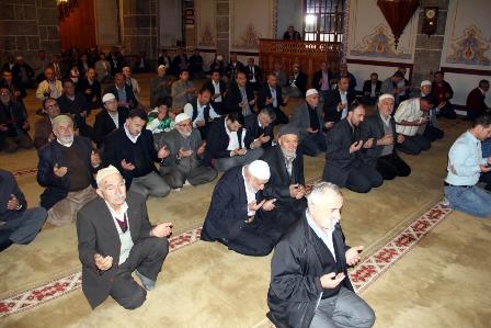 Camilere hizmet herkesin görevi