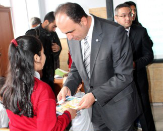 SEDEP’te kitap dağıtımı
