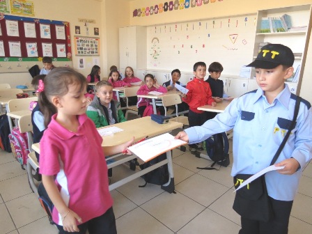 “Bak Postacı Geliyor”