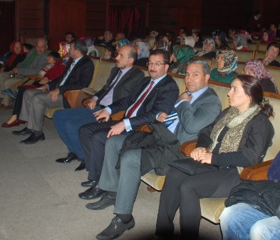 Baro’dan tiyatro gösterisi