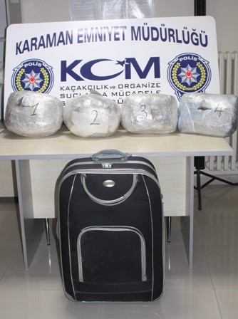 Yolcunun valizinden esrar çıktı