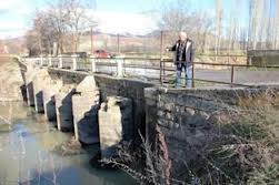 Seydişehir'de Tarihi Taş Köprü onarılmayı bekliyor