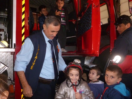 Miniklerin itfaiye merkezine gezisi