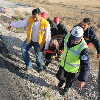 Tanker şarampole devrildi: 1 yaralı