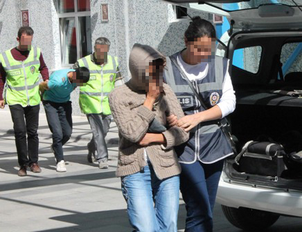 Kadın hırsız ev sahibine yakalanınca "Kiralık ev için geldim" dedi