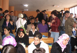 AÖF, öğrencileri isyan ettirdi